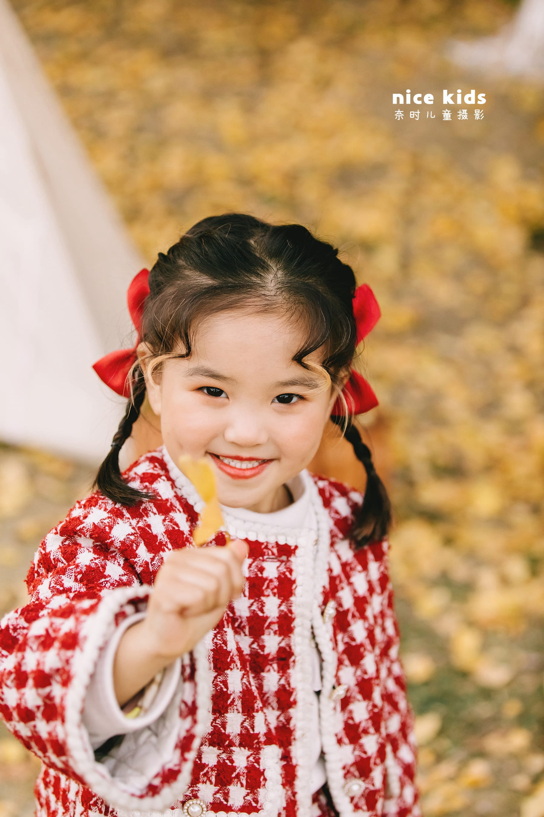 独放的银杏 奈时儿童摄影