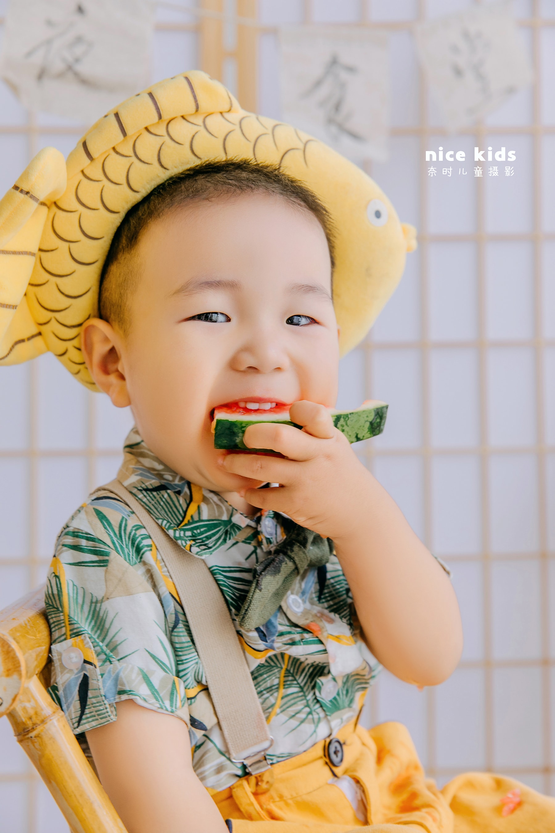 吃西瓜-内景 苏州NICEKIDS奈时儿童摄影周岁照